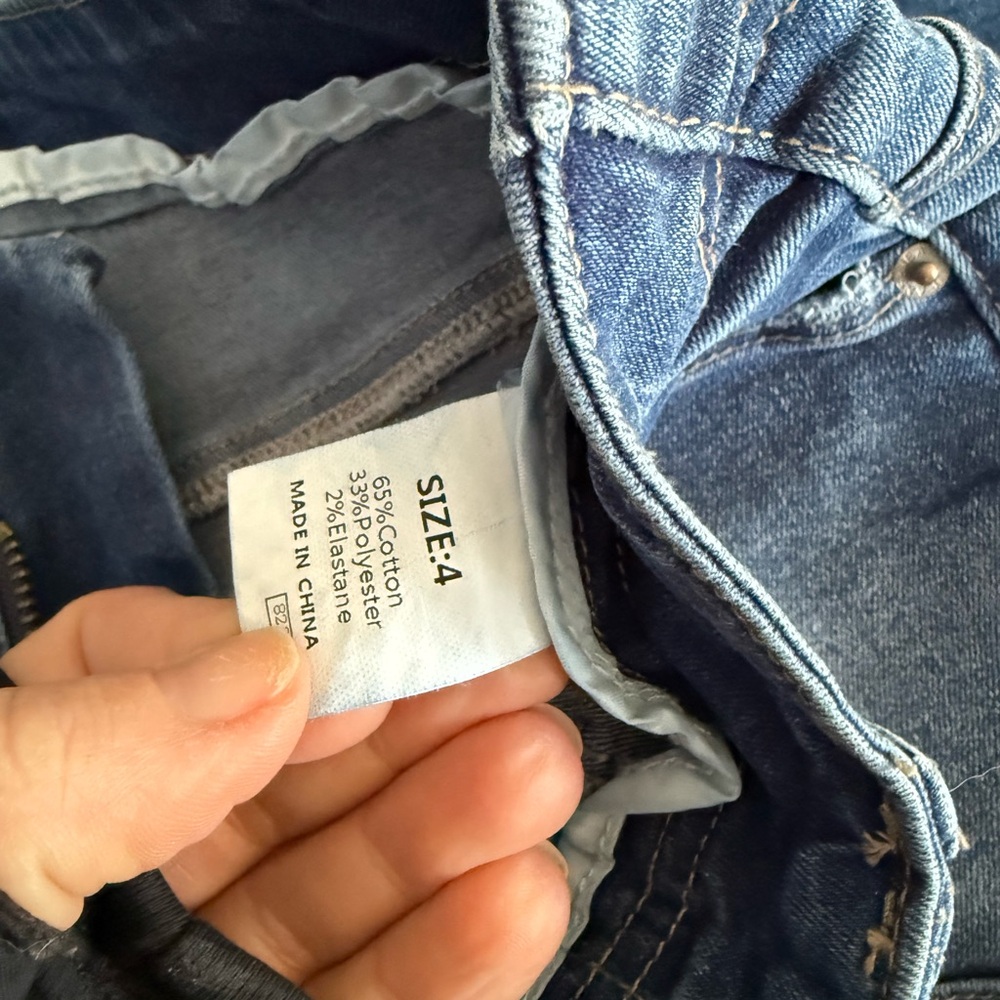 Stylish Denim Jeans Set - Picture 6 of 7